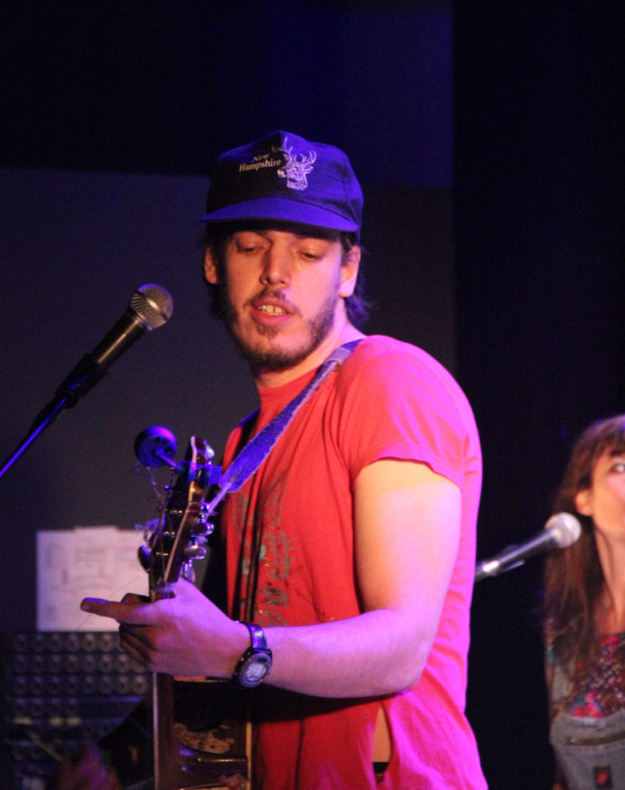 Le génial Jeffrey Lewis et ses Junkyards au 106 de Rouen...