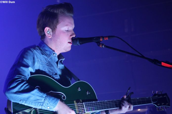 Two Door Cinema Club met un 106 jeune et féminin en liesse et distille de l'electro-pop calibrée à tout-va...