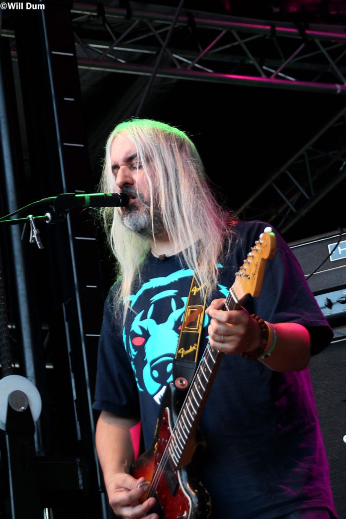 Dinosaur Jr sauve et électrise les Terrasses du jeudi rouennaisses pour leur première de 2013...