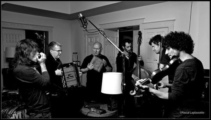 The Very Small Orchestra, "Kitchen Floor" (clip) + concert à Sortie 13
