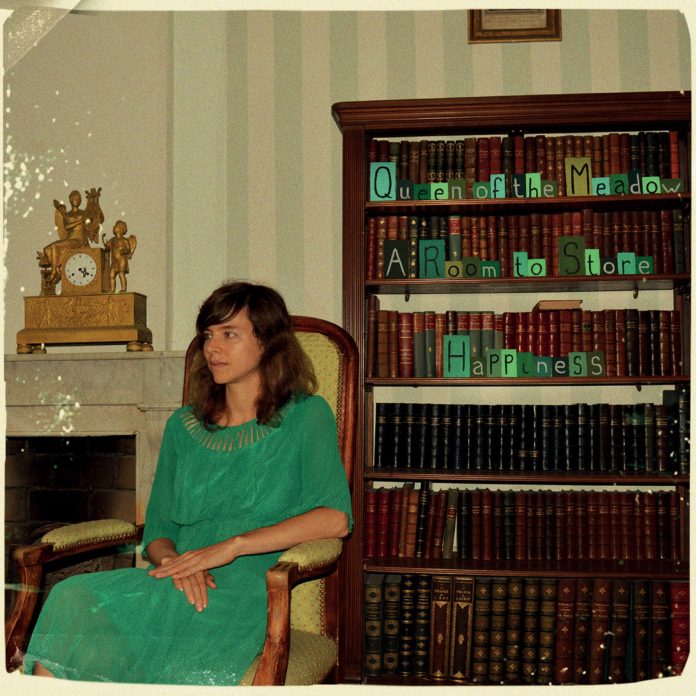 Queen Of The Meadow, "Withdrawn" (clip)