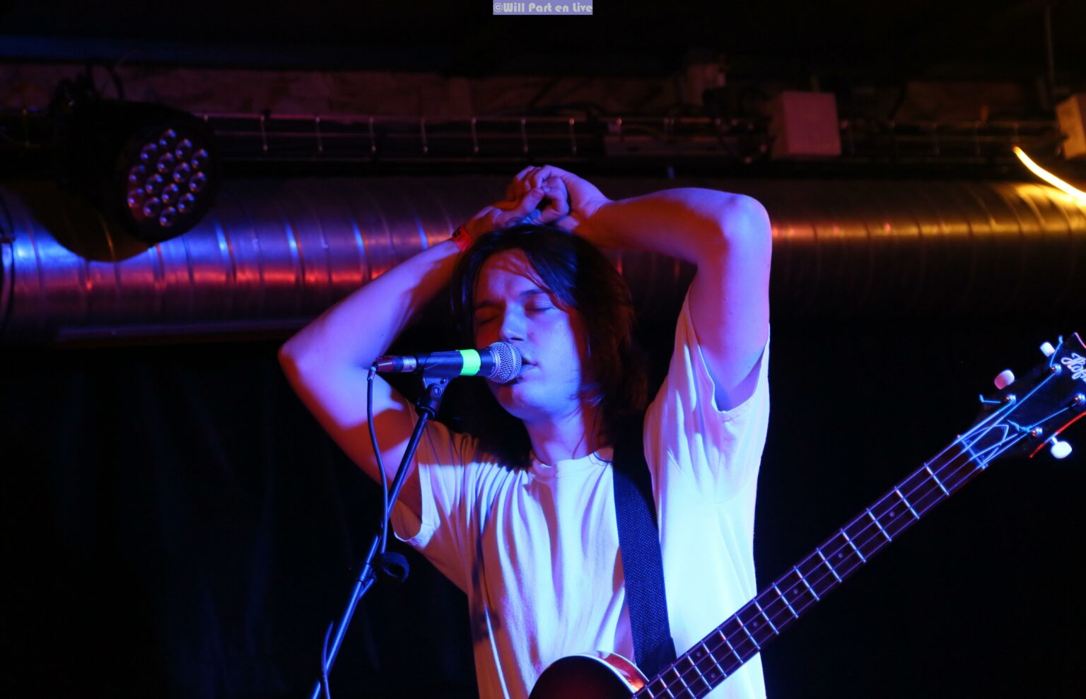 Enchantement indie lofi/noisy, avec edgar déception, sur la péniche