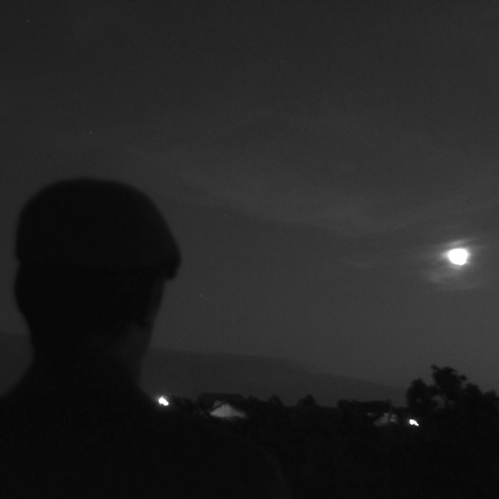 Lunar Lock « Stay Low For A Reason » (Autoproduit, 5 décembre 2025)